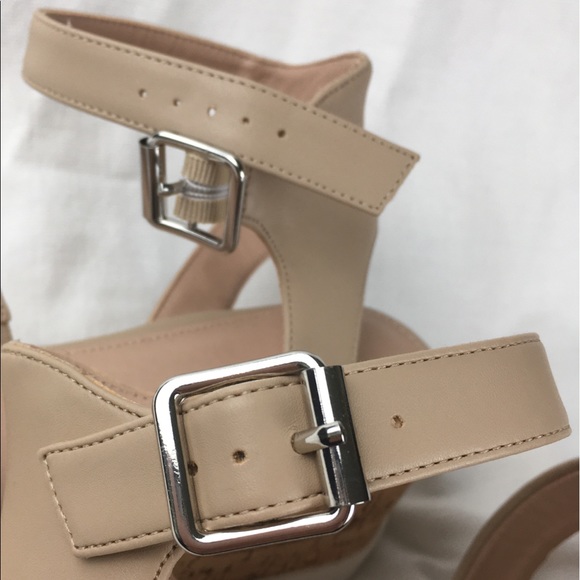 Madden Platform Strappy Sandals Women’s Size 10M - Picture 9 of 13